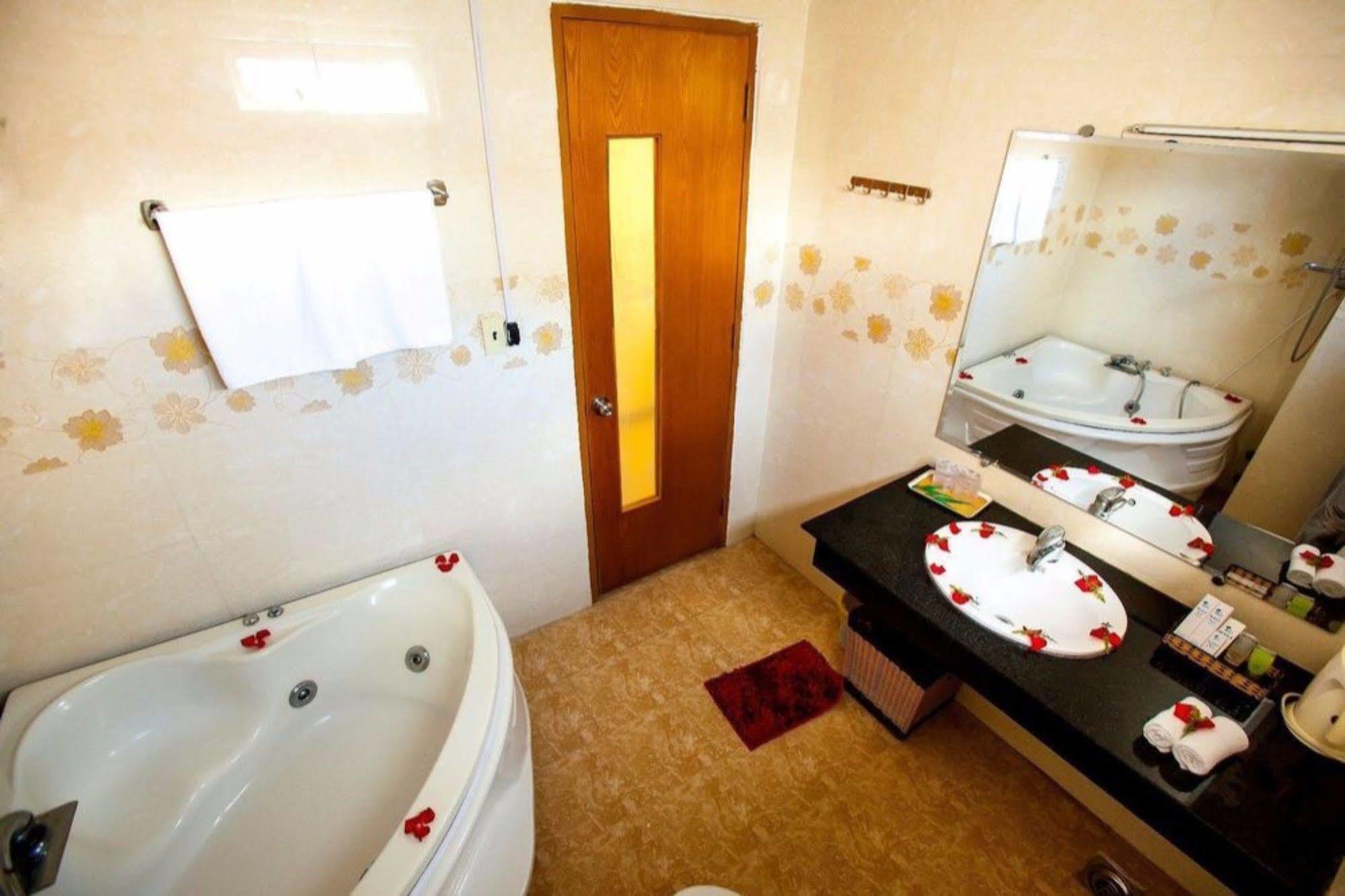 Art Boutique Hotel 芽庄 外观 照片